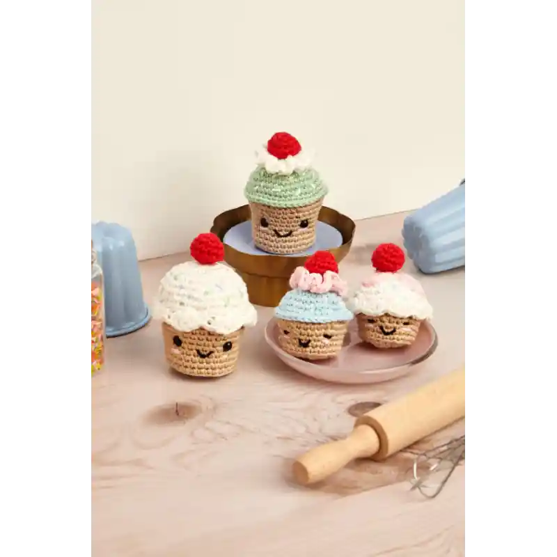 Kit Amigurumi "Very Cherry Cupcakes" DMC Novedad