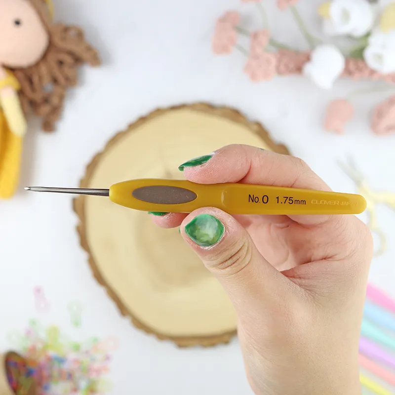 Ganchillo Soft 1.75 mm de Clover Hecho A Mano