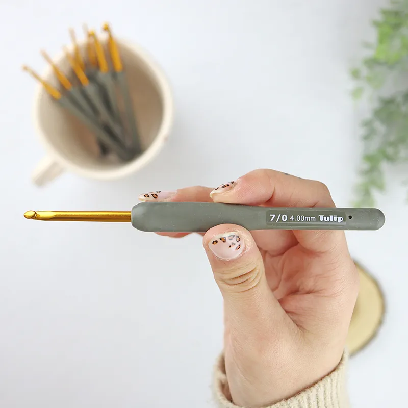 Precio Bajo Ganchillo Gold 4.00 mm, de Tulip