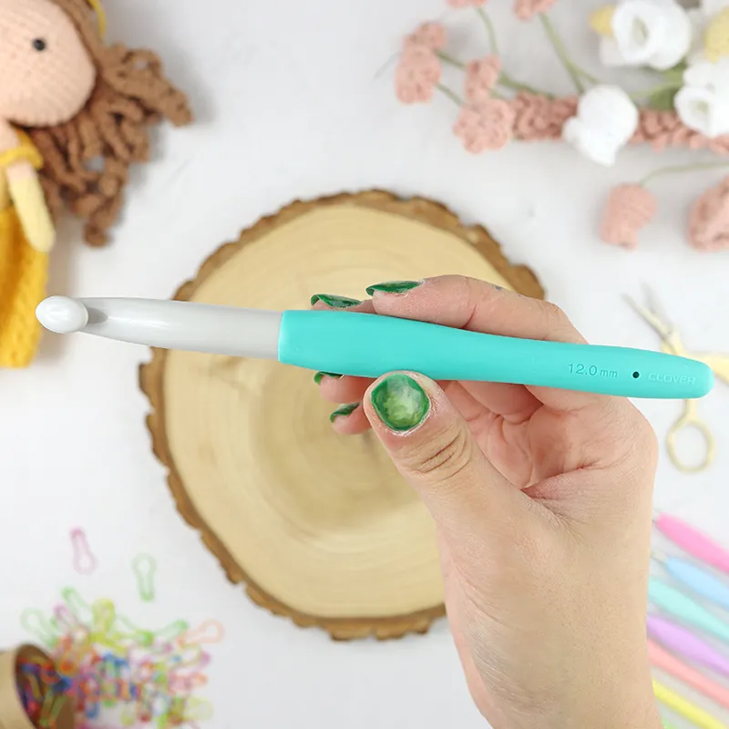 Ganchillo Amour 12.00 mm de Clover Oferta De Temporada