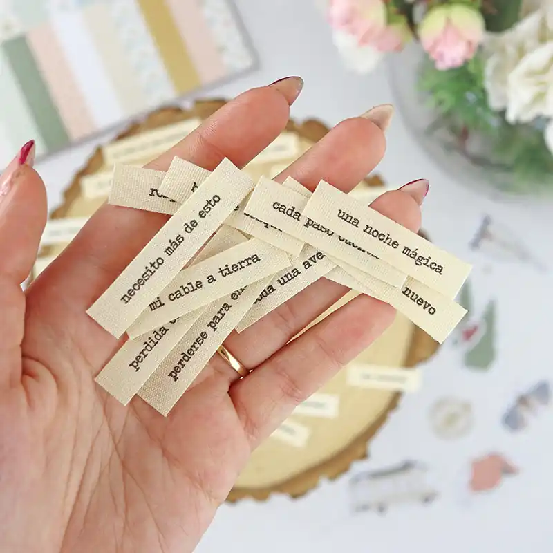 Compra Ahora Etiquetas de tela Perseidas de Lora Bailora