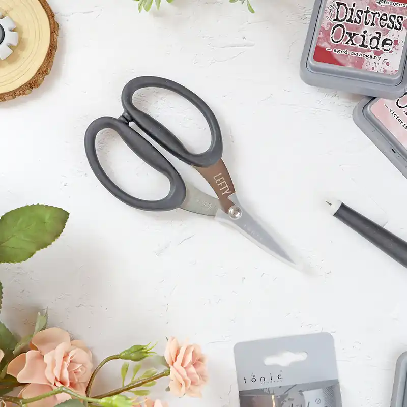 Imprescindible (Must-Have) Tijeras 7″ de titanio de Tim Holtz