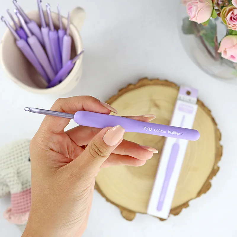 Ganchillo Lila 4.00 mm de Tulip Stock Limitado