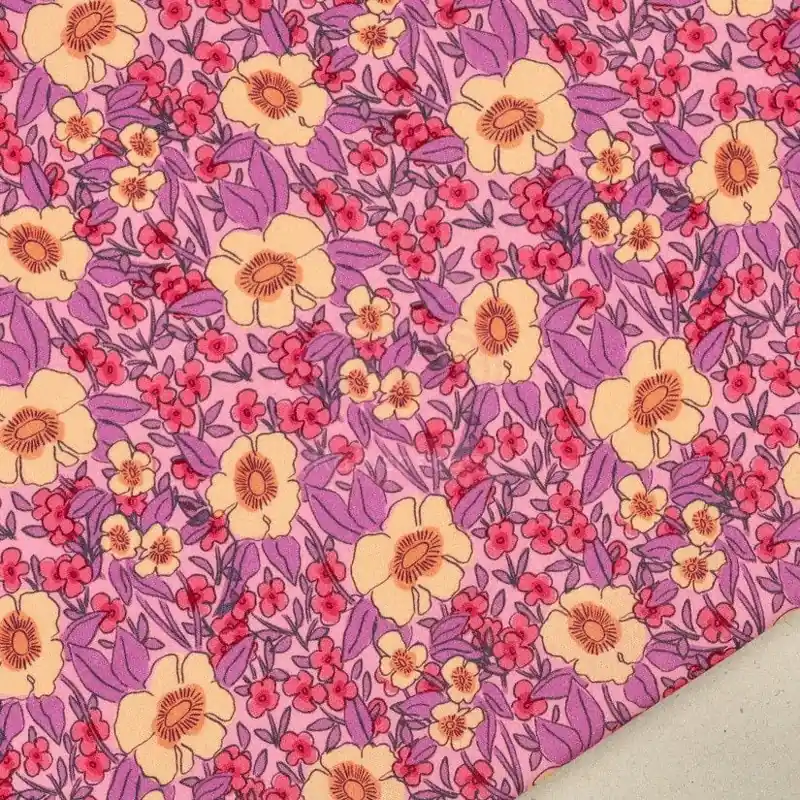 VISCOSA ESTAMPADA FLORES KARAN Envío Gratis