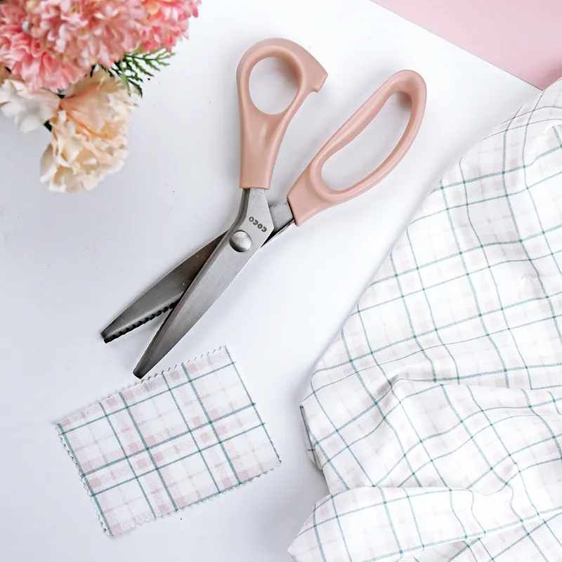 Máxima Calidad Tijera ZigZag para costura