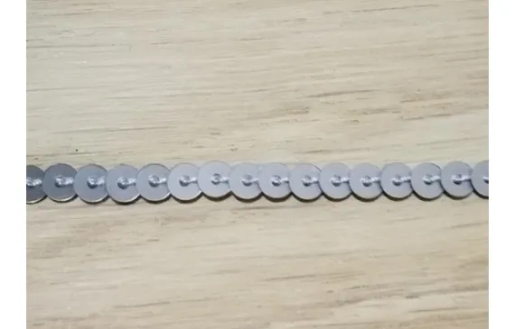 Profesional Tira de lentejuelas de 4mm Plata Vieja