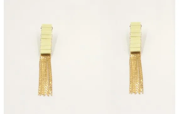 Pendientes rectangulo piedra amarilla con fleco dorado. Solo Hoy