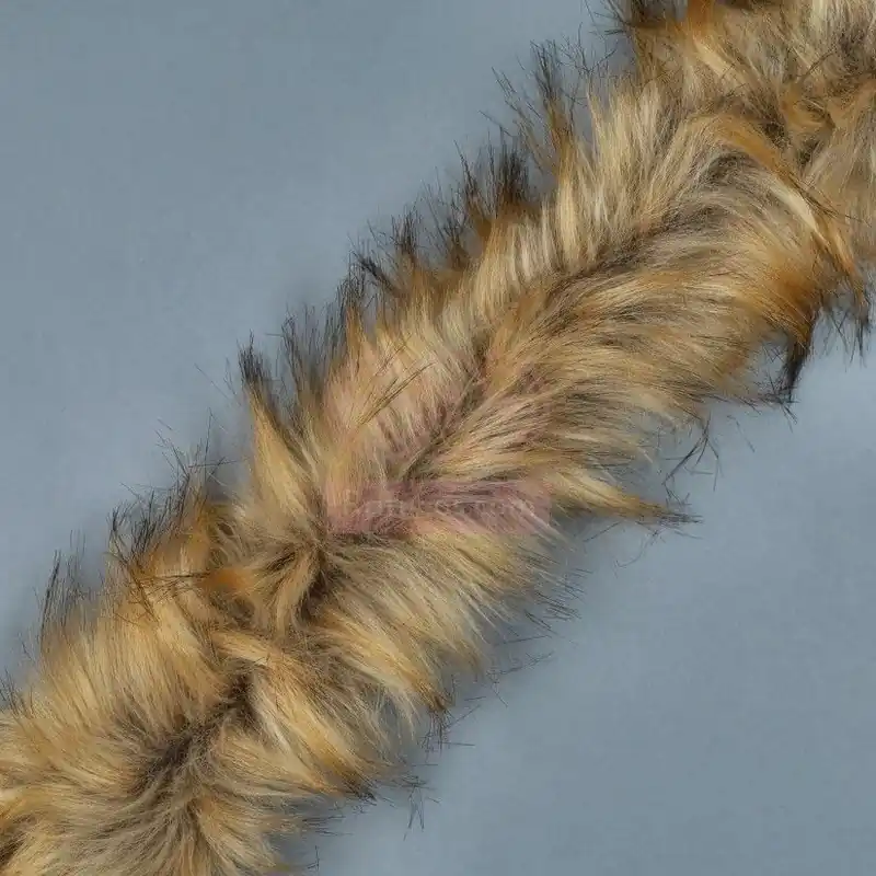 Imprescindible (Must-Have) TIRA PELO SINTETICO 80 cm