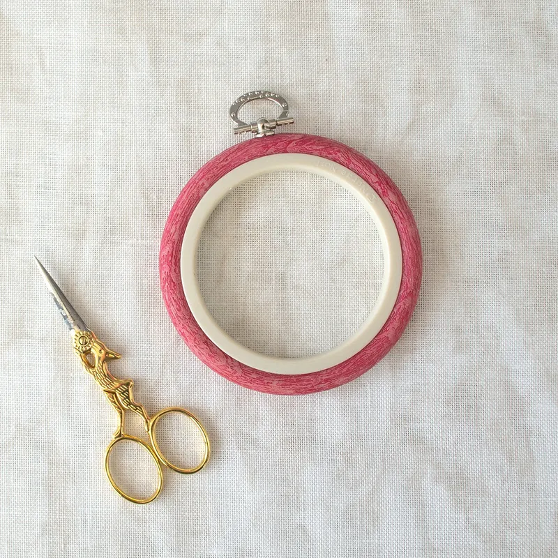 Bastidor-Marco Aro de Nurge en Rojo: La Combinación Perfecta de Funcionalidad y Estilo para Tus Bordados - No:1 / 230-1 - (Ø) 95 mm Comprar En Línea