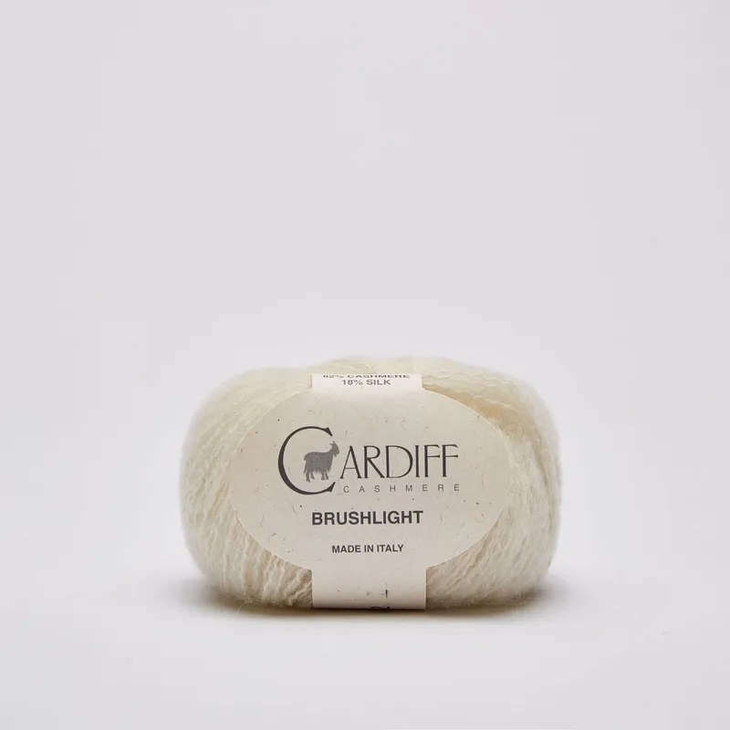 Cardiff Brushlight – Lana de Cachemira y Seda Cepillada DK (25 g / 138 m) - 101 De Moda