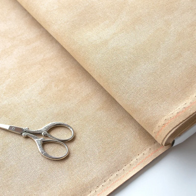 Tela para Bordar Linda Schulertuch 27 ct. 1235/3009 Vintage Mocha Marmoleada de Zweigart - 140x148 Lujoso