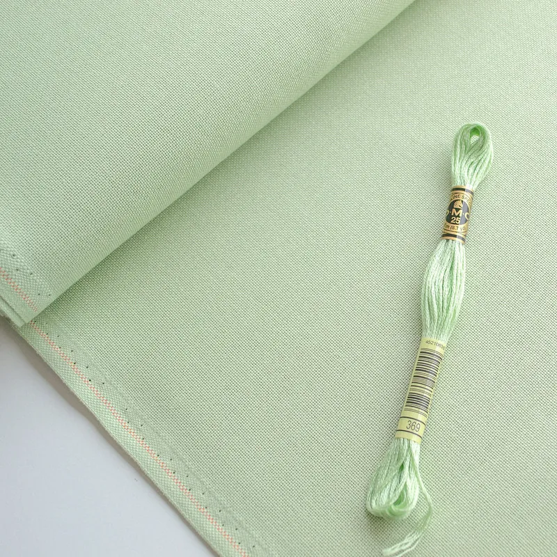 Compra Ahora Tela Murano Lugana 32 ct. Green de ZWEIGART 3984/6083 para punto de cruz - 140x48