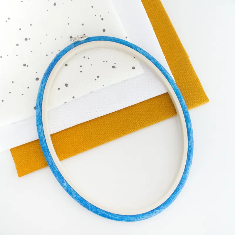 Bastidor-Marco Flexi Hoop Oval de Nurge: Azul Encantador para Realzar y Exhibir tus Bordados - No:4 / 230-9 - 18x23 cm Promoción Exclusiva