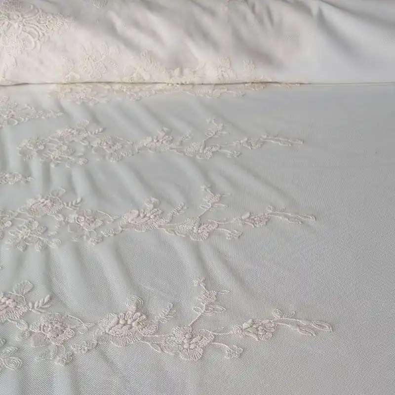 Oferta Limitada Tela de Tul Cruda Bordada con Blondas Beige (ancho 1,40M)