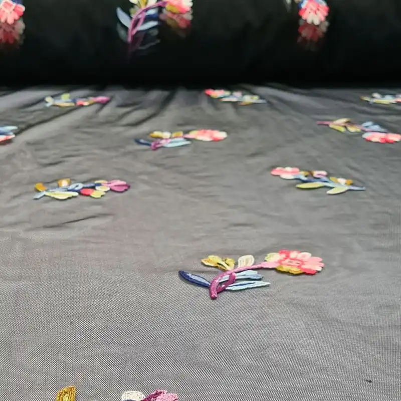 Promoción Exclusiva Tela de Tul Negra con Flores Bordadas (ancho 1,50M)