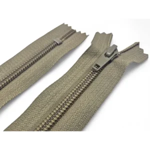 Venta Final CREMALLERA YKK VERDE KAKI MAYA-5 - 36 CMS C/886