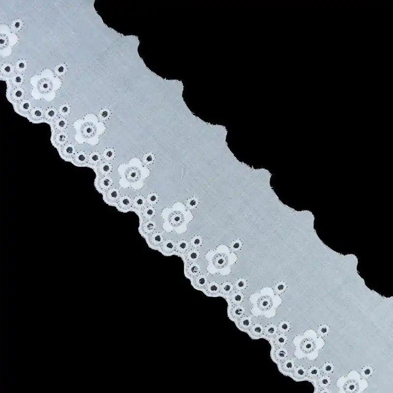 Garantía Incluida Tira bordada con flores en blanco. 5cm ancho - Blanco