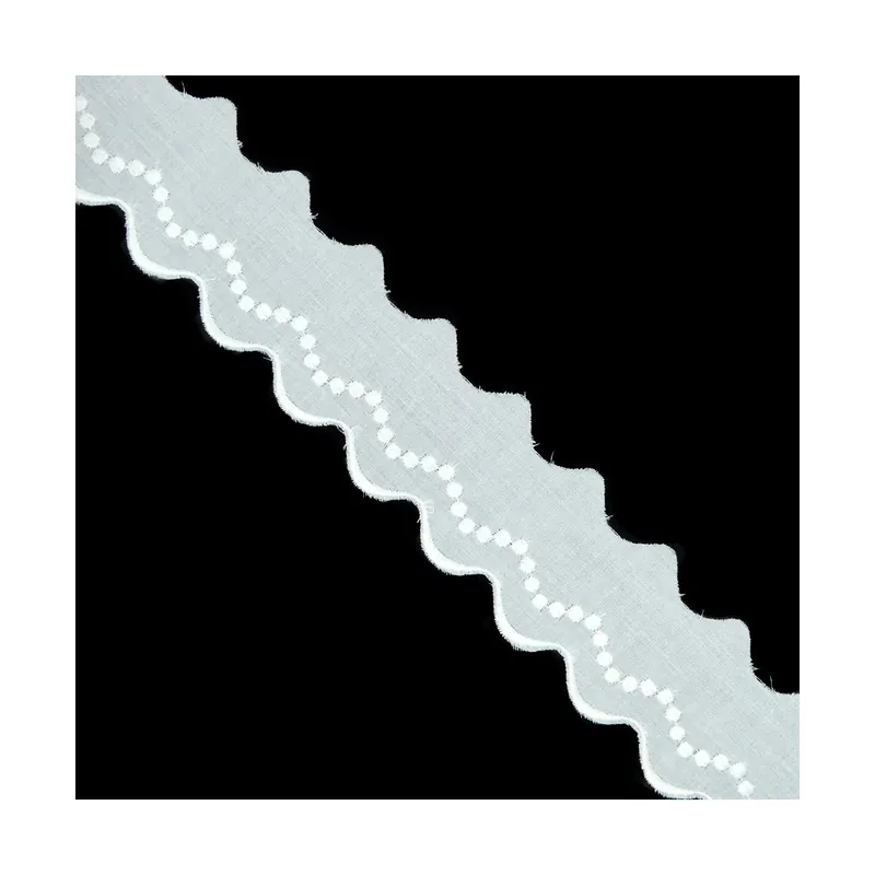 Tira bordada en blanco ondas con bodoques. Conjunto 27 - Blanco Nueva Colección