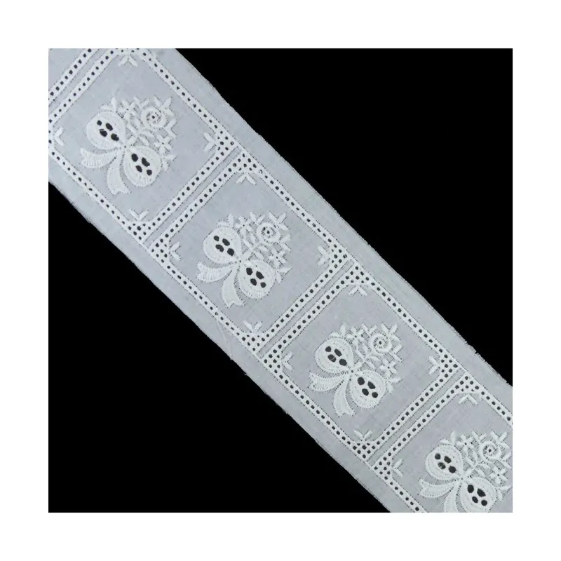 Alta Calidad Entredós bordado blanco 5cm. Cuadro lazo - Blanco