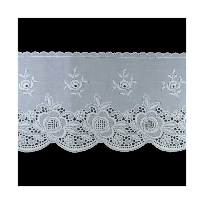 Tira bordada algodón blanco 105mm. Conjunto de flores - Blanco Lujoso